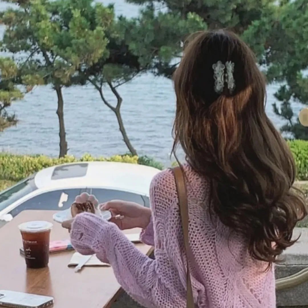 校园外星人海报