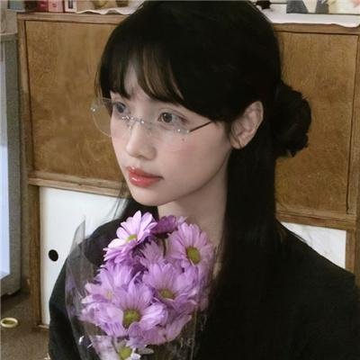 偷偷接吻海报